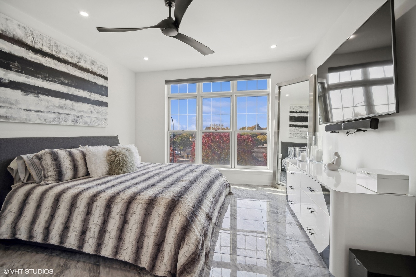 40 E Northwest Highway Unit: 316