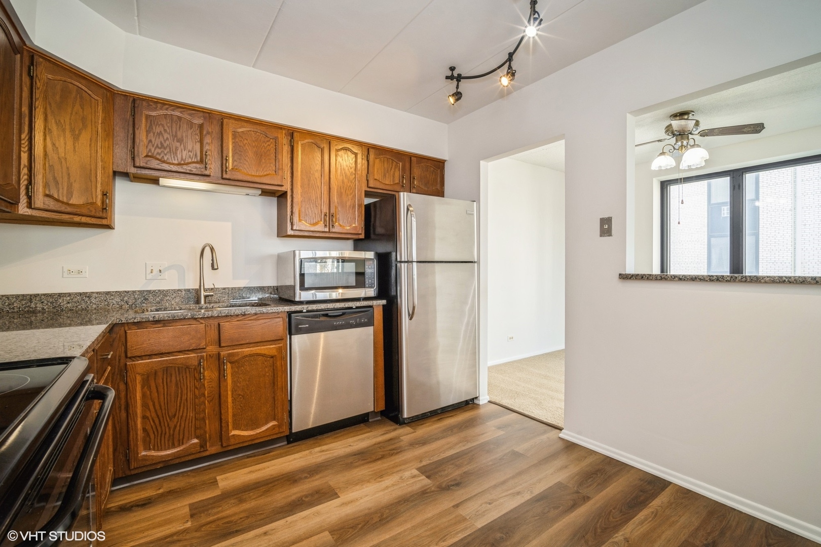 9737 N Fox Glen Drive Unit: 2B