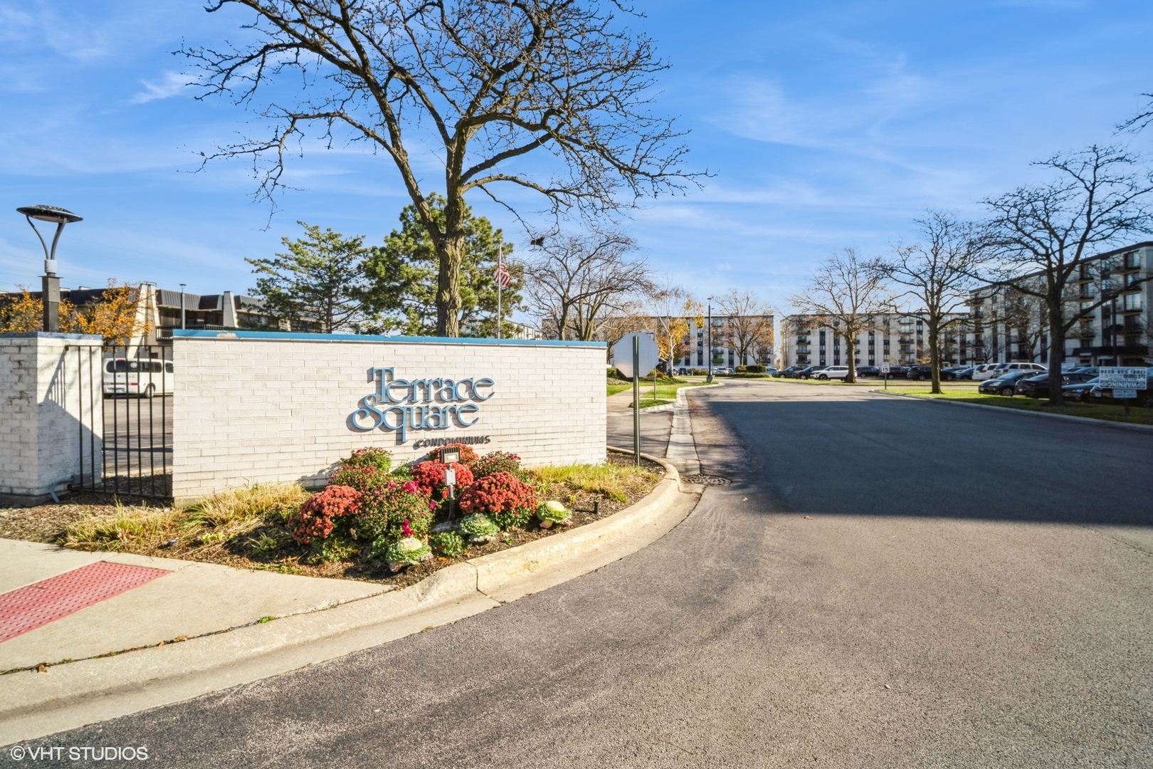 9737 N Fox Glen Drive Unit: 2B
