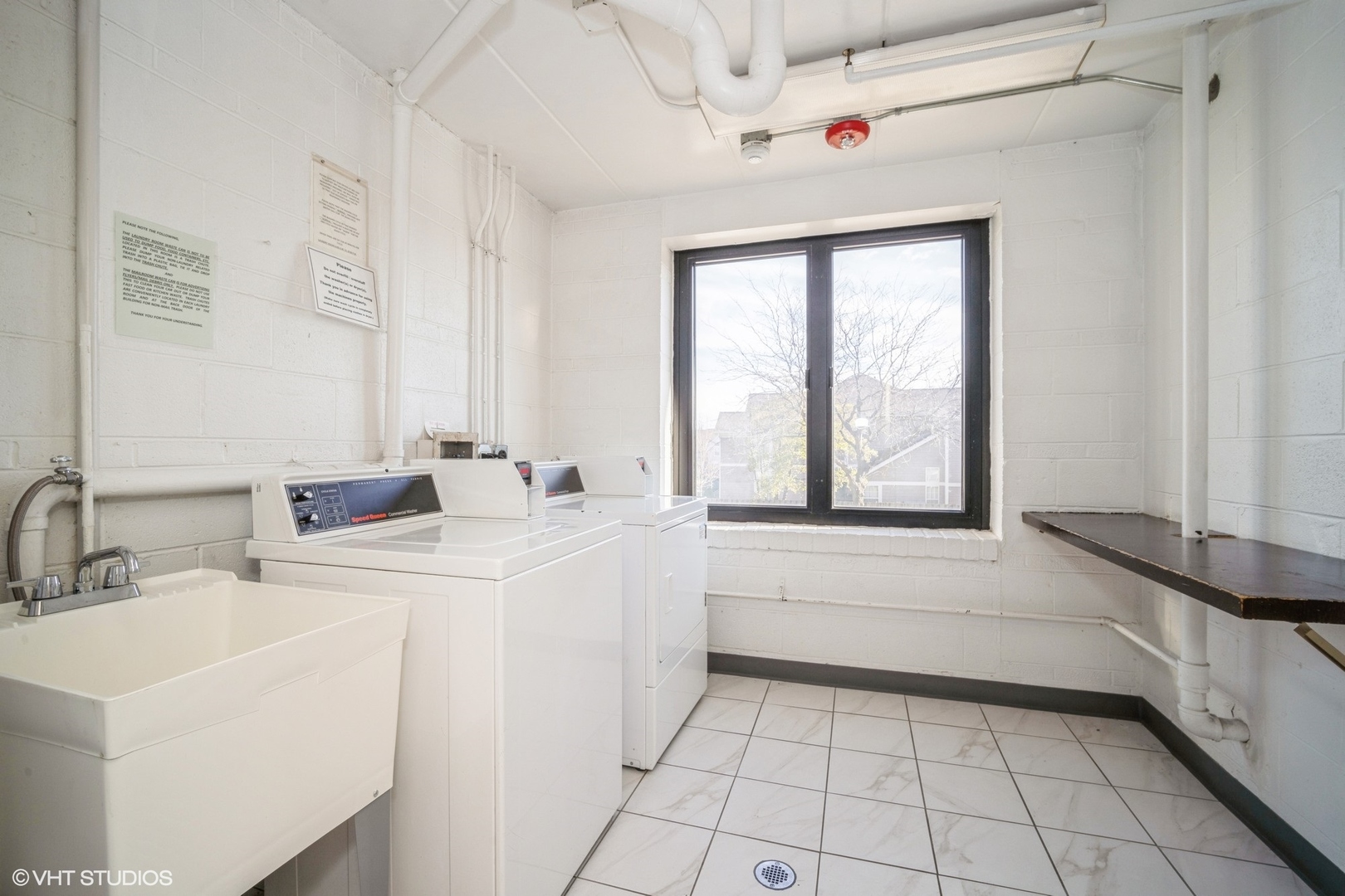 9737 N Fox Glen Drive Unit: 2B