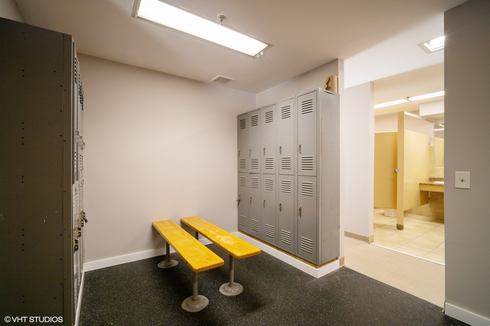 9737 N Fox Glen Drive Unit: 2B