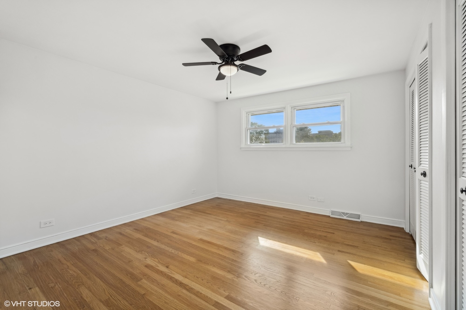 5646 N Courtland Avenue