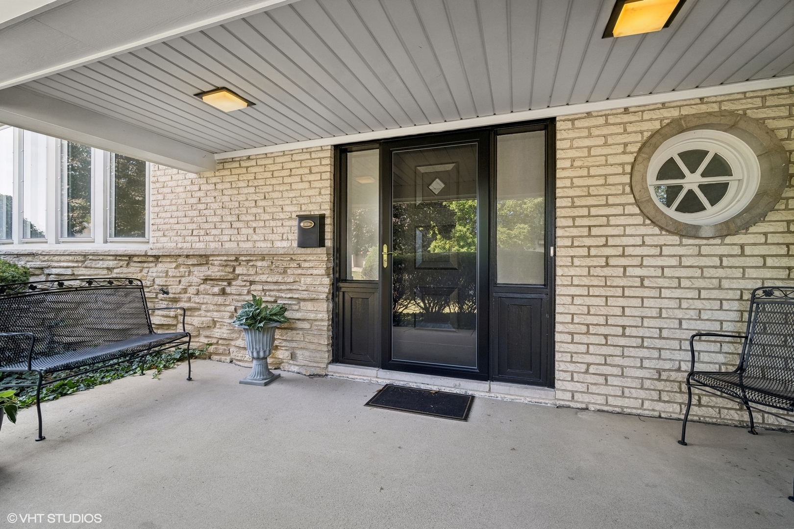 5646 N Courtland Avenue