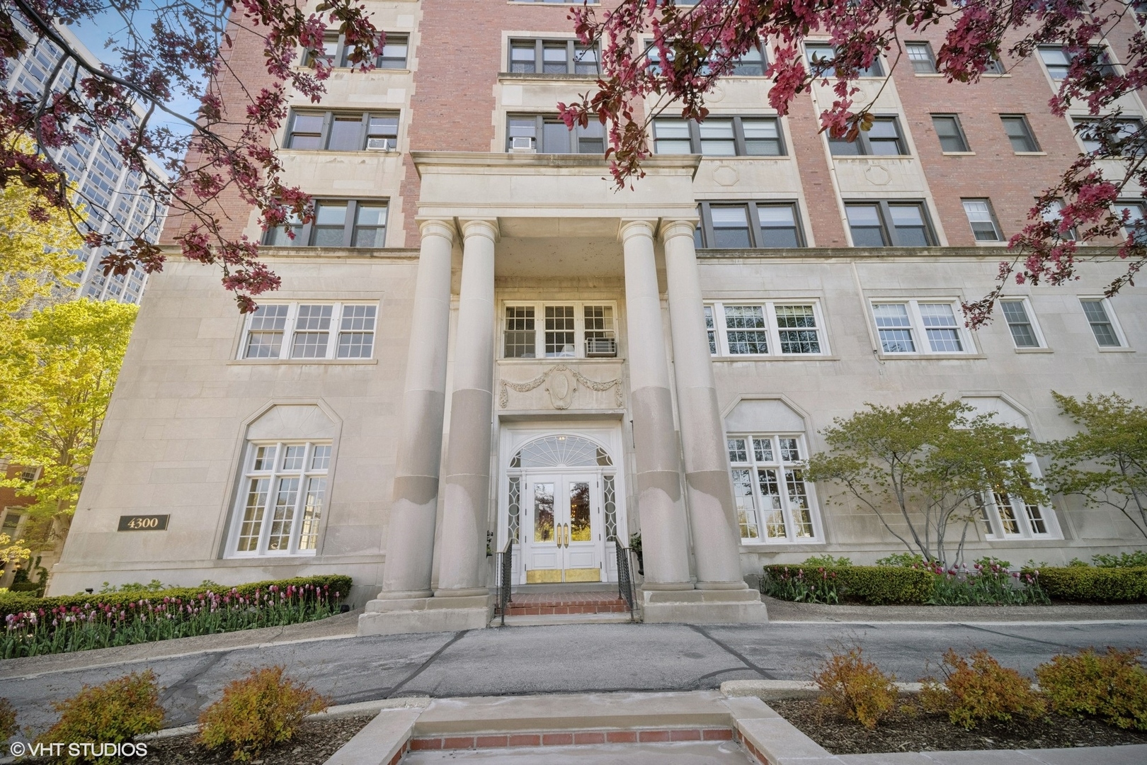 4300 N Marine Drive Unit: 306