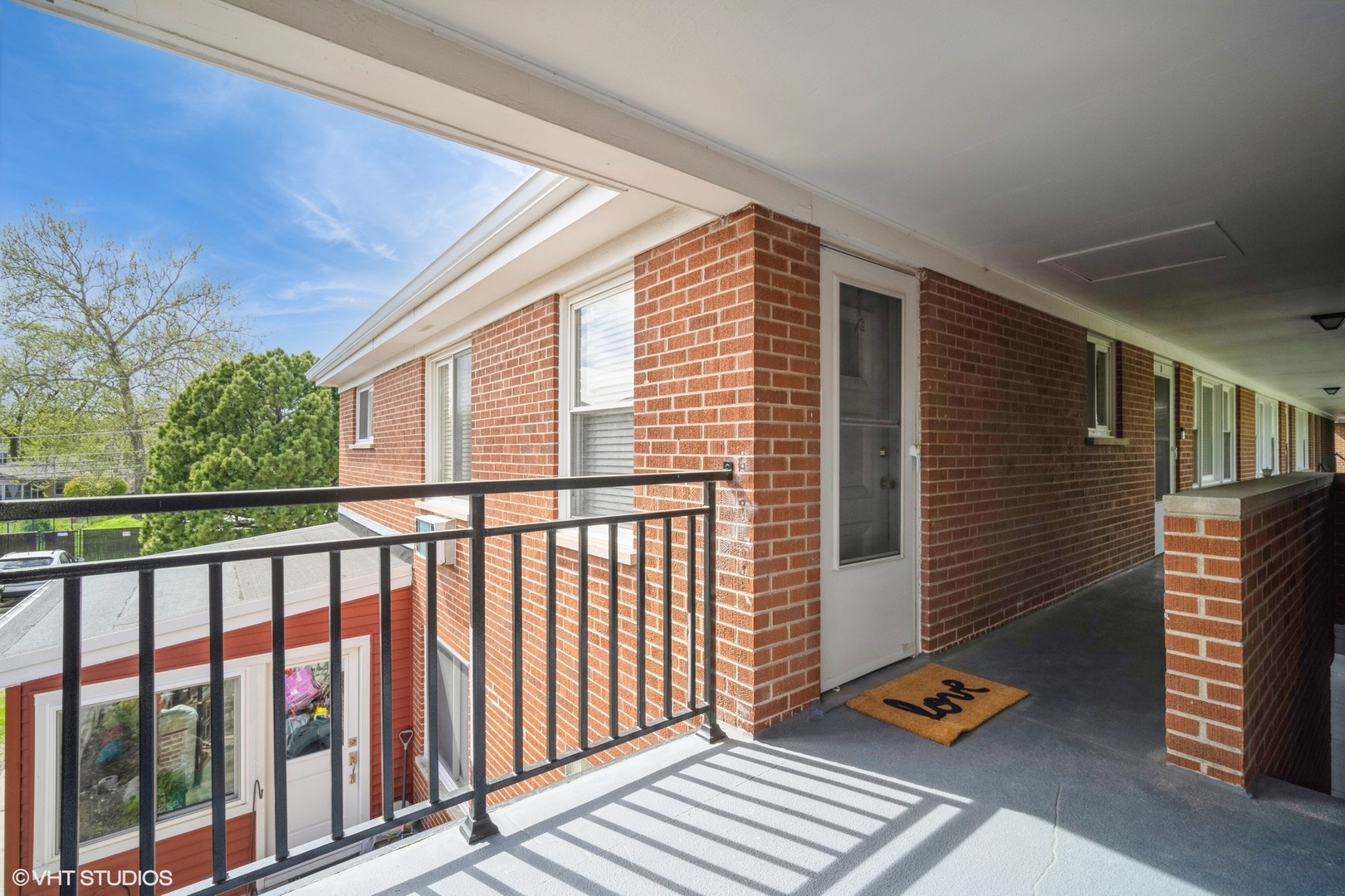 720 N Western Avenue Unit: 8