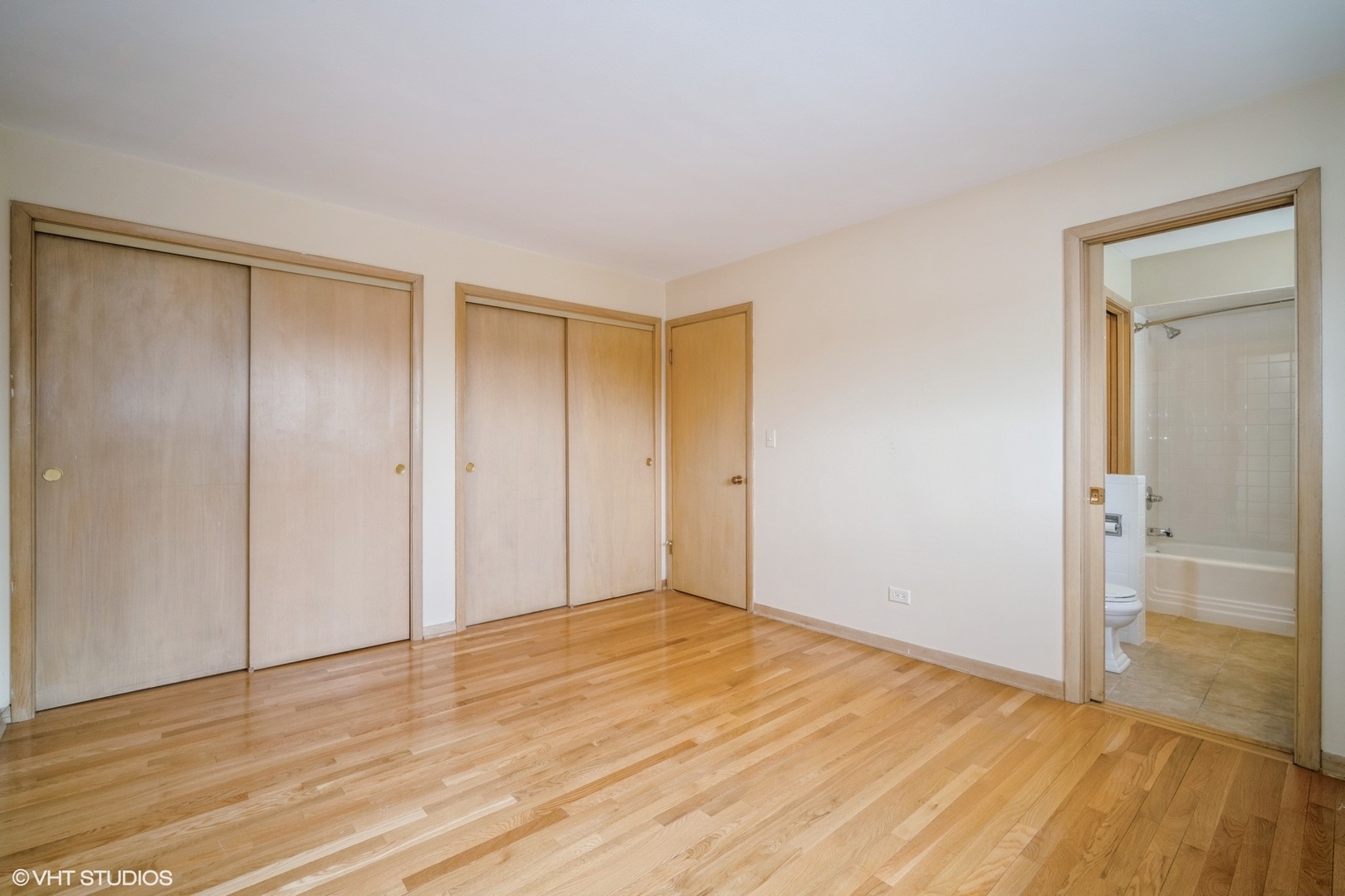 720 N Western Avenue Unit: 8