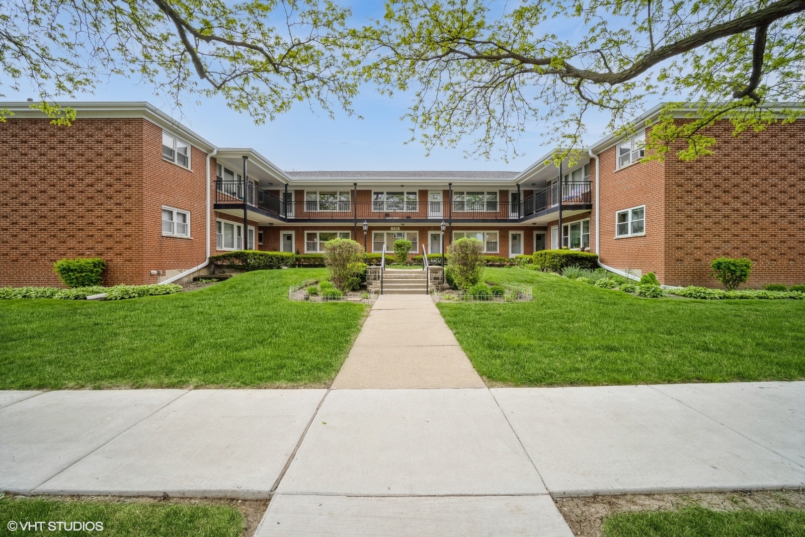 720 N Western Avenue Unit: 8