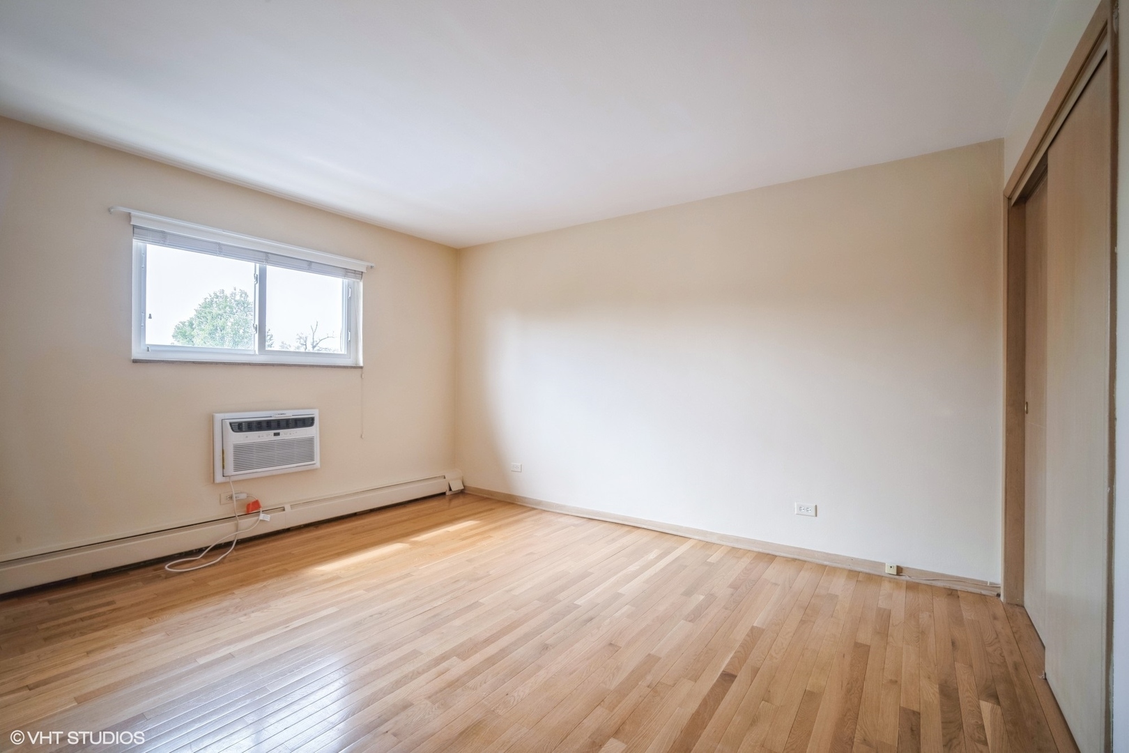 720 N Western Avenue Unit: 8