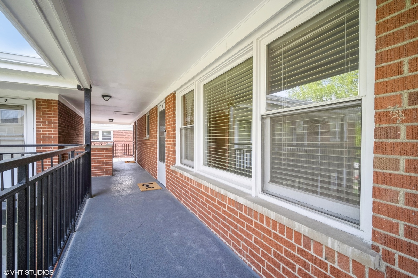 720 N Western Avenue Unit: 8