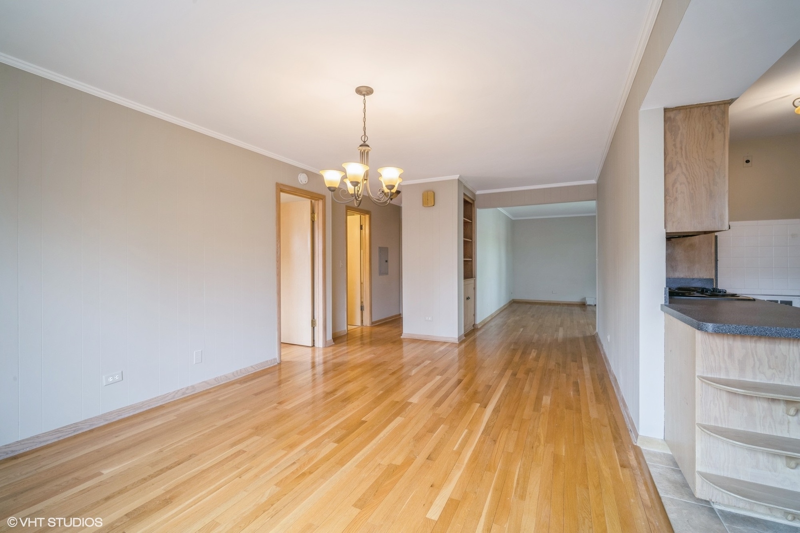 720 N Western Avenue Unit: 8