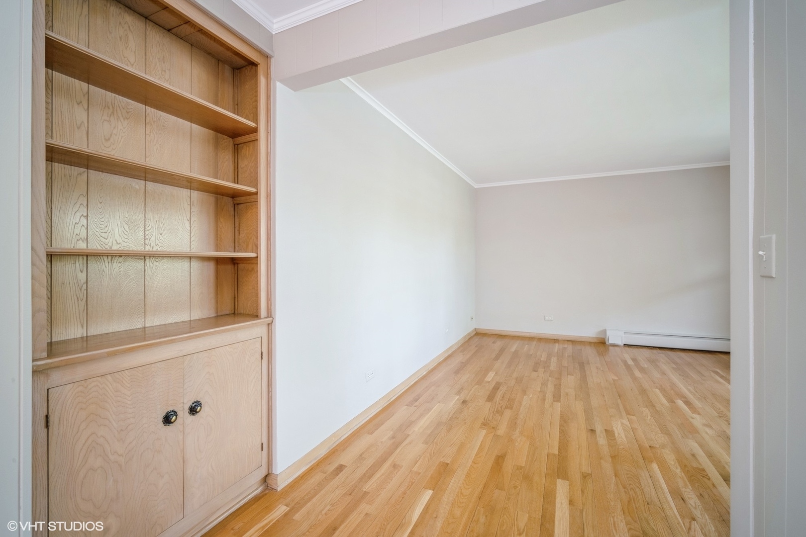 720 N Western Avenue Unit: 8