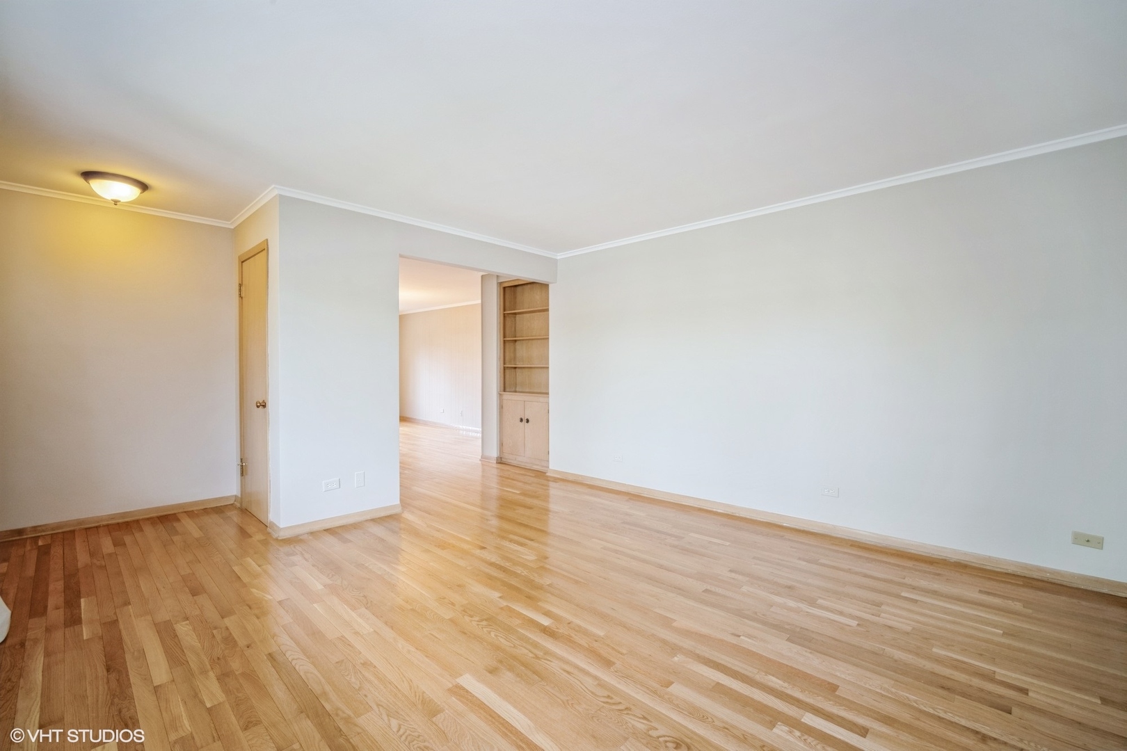 720 N Western Avenue Unit: 8