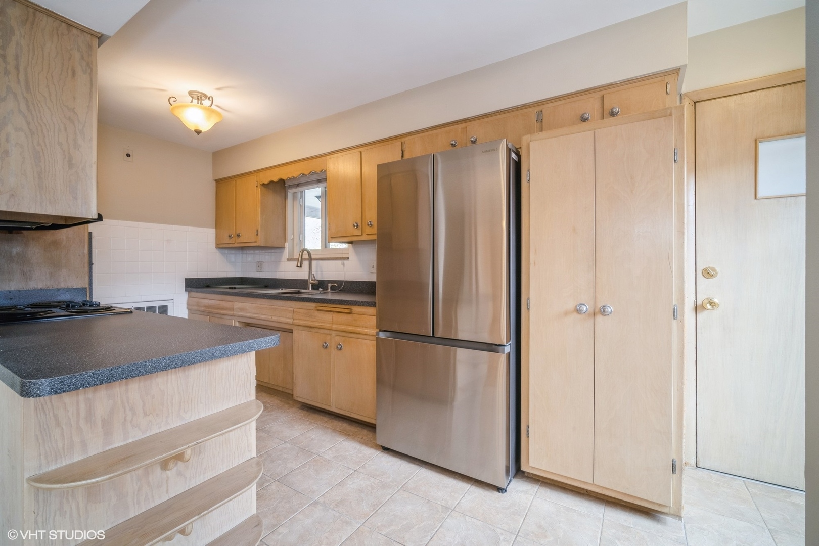 720 N Western Avenue Unit: 8