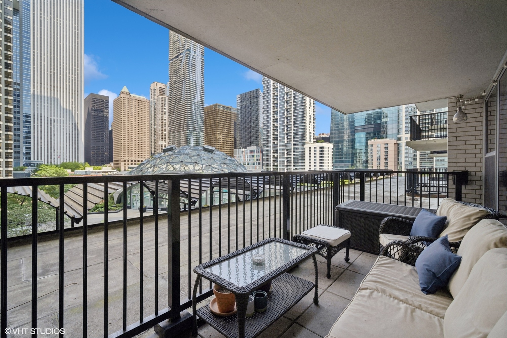 400 E Randolph Street Unit: 826