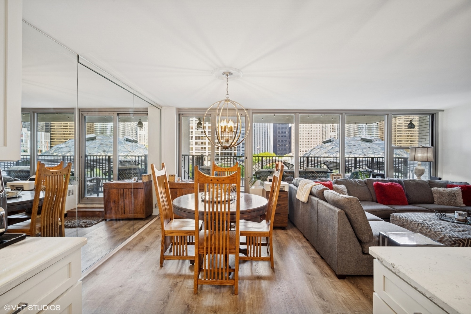 400 E Randolph Street Unit: 826