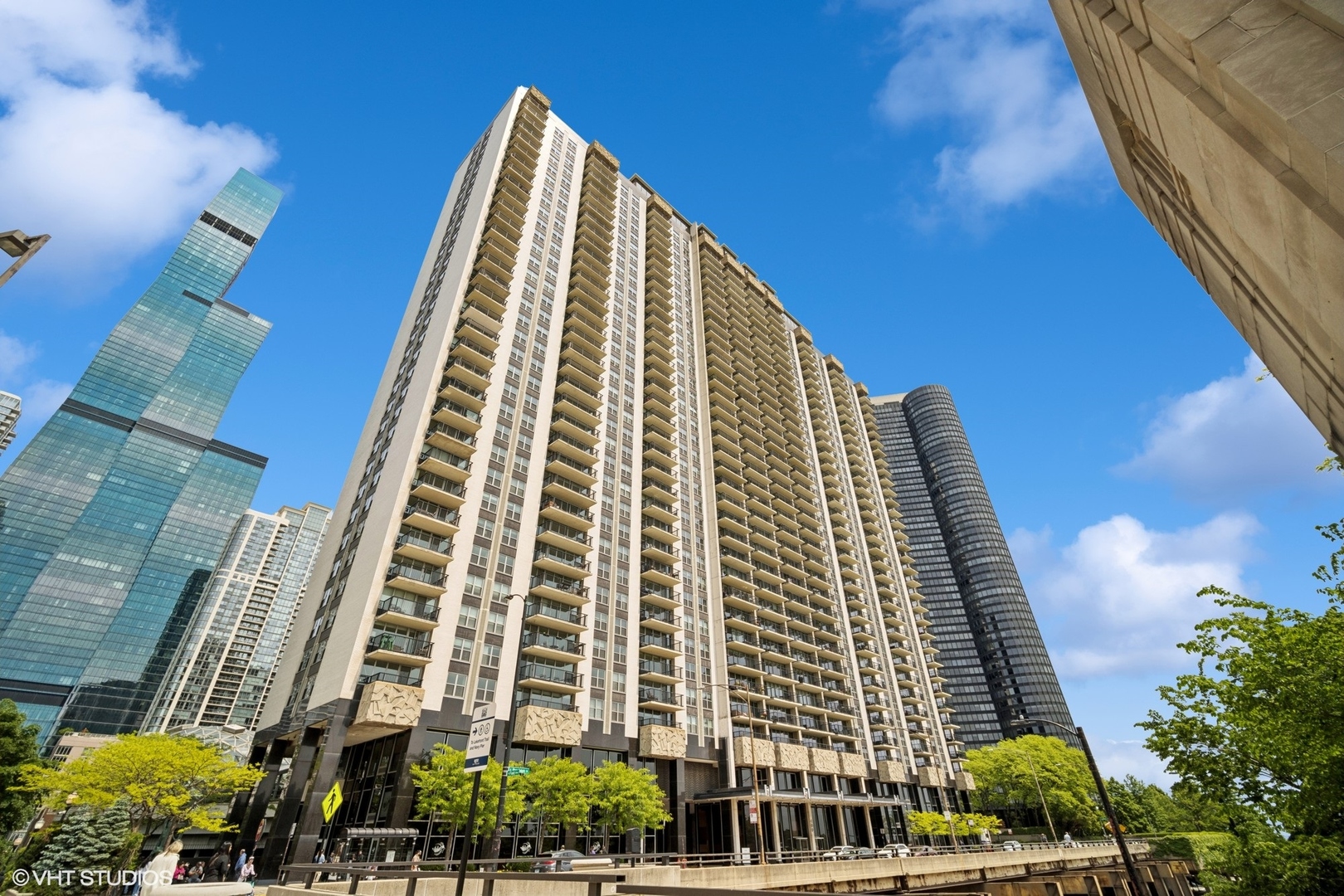 400 E Randolph Street Unit: 826