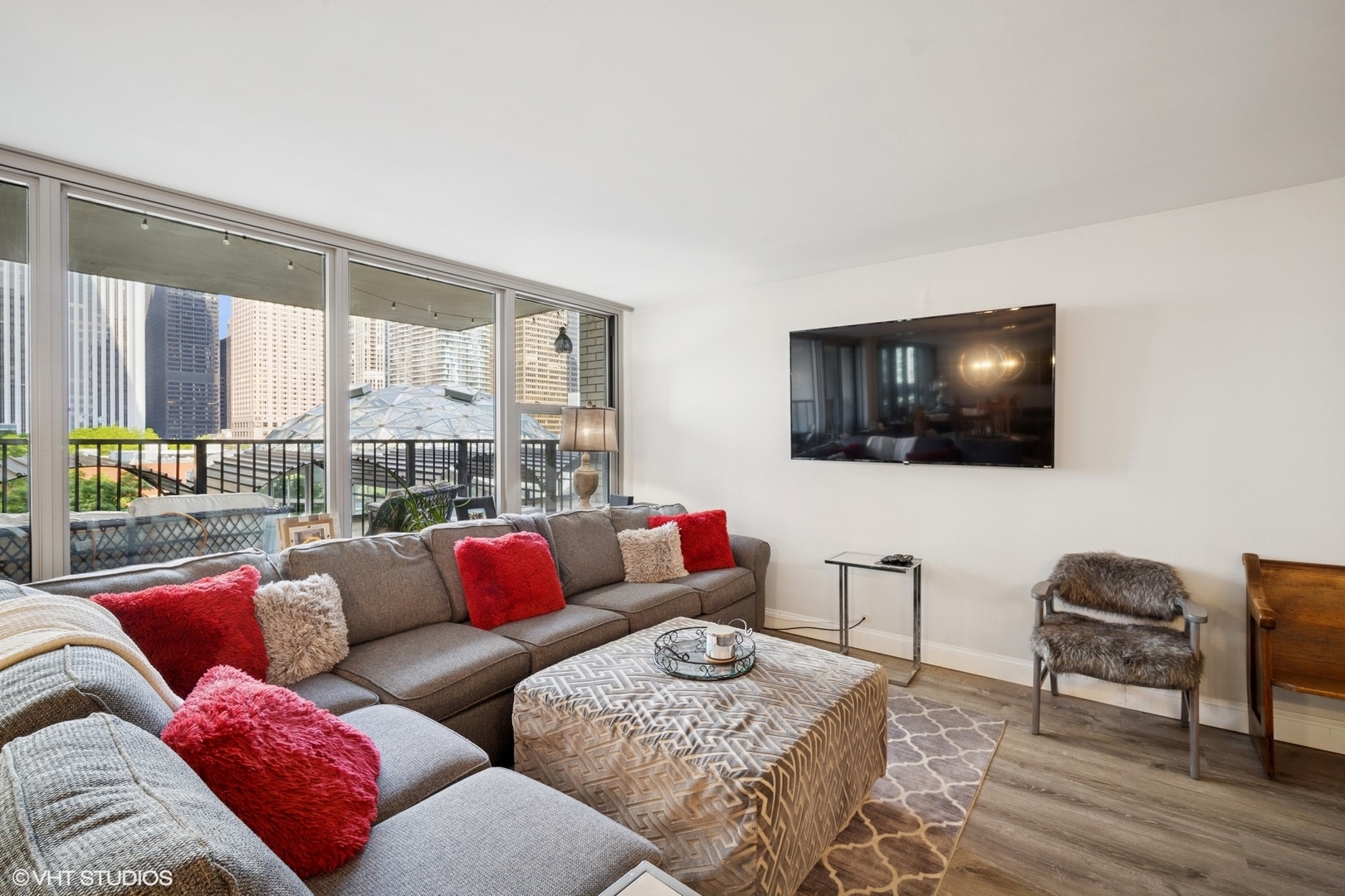 400 E Randolph Street Unit: 826