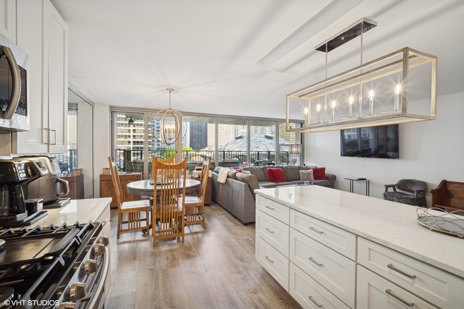 400 E Randolph Street Unit: 826