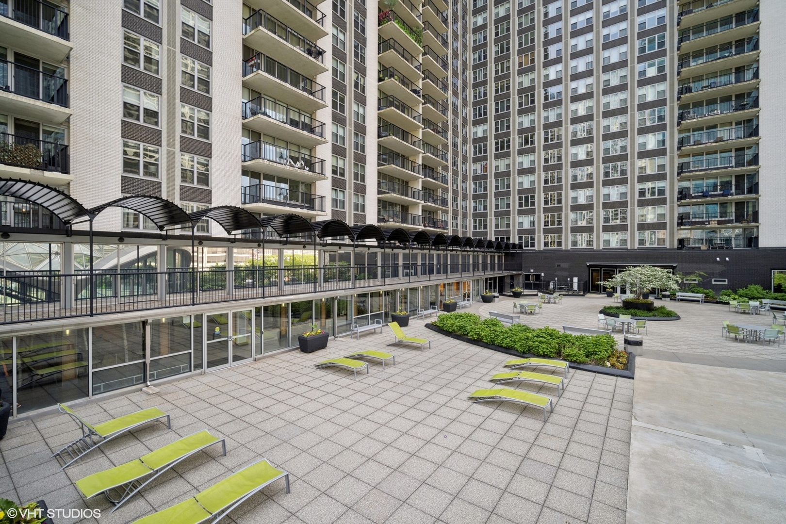 400 E Randolph Street Unit: 826