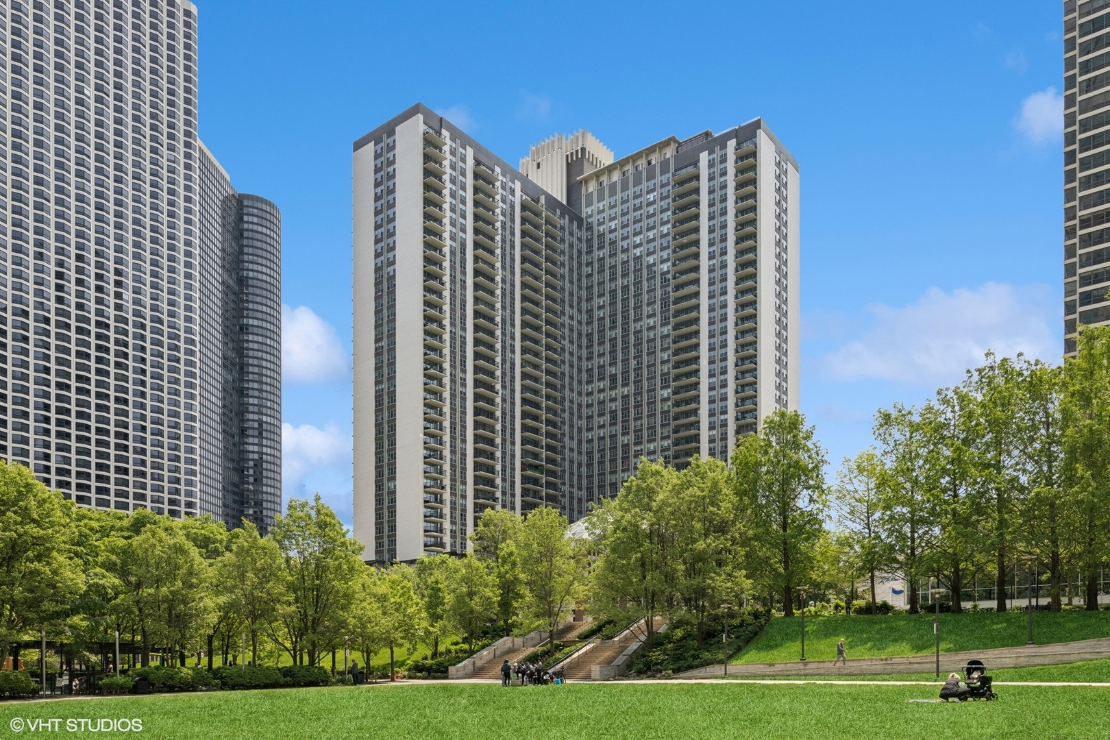 400 E Randolph Street Unit: 826