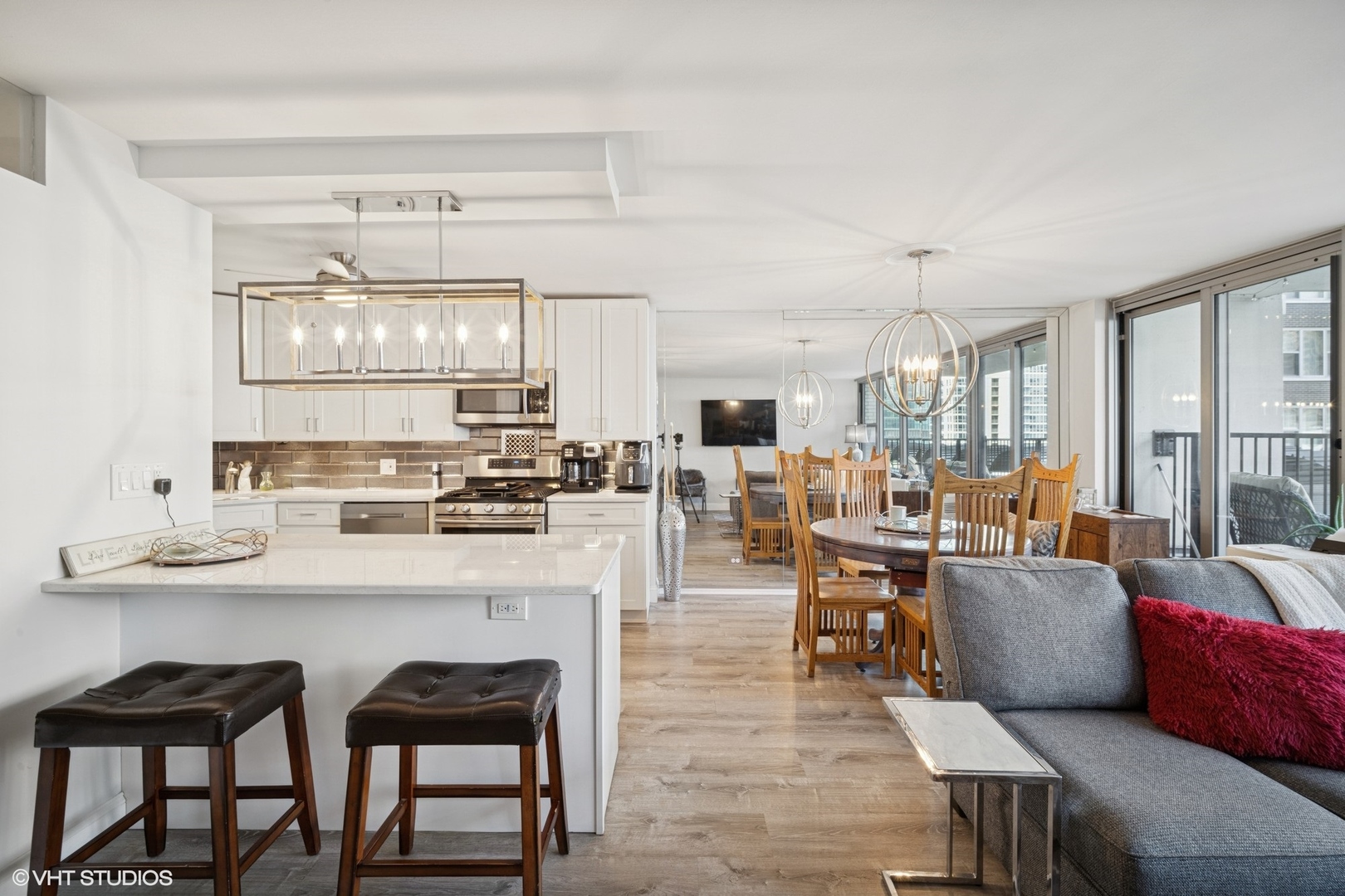 400 E Randolph Street Unit: 826