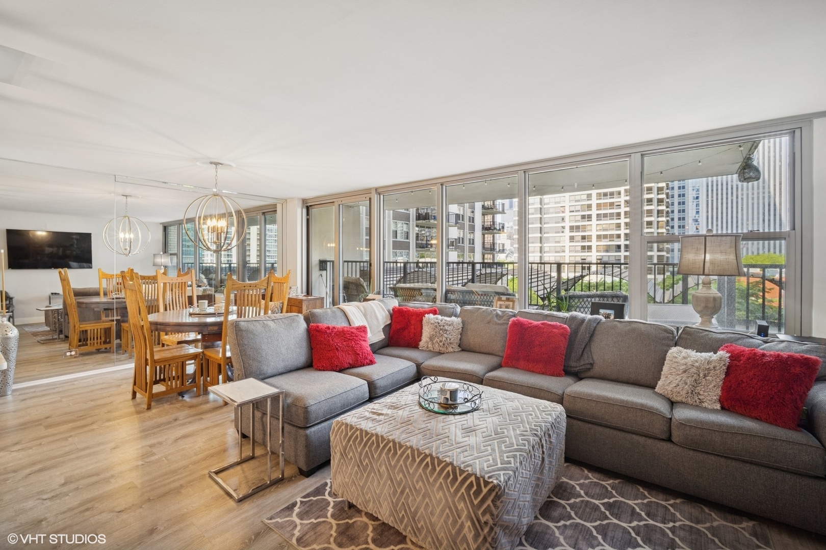 400 E Randolph Street Unit: 826