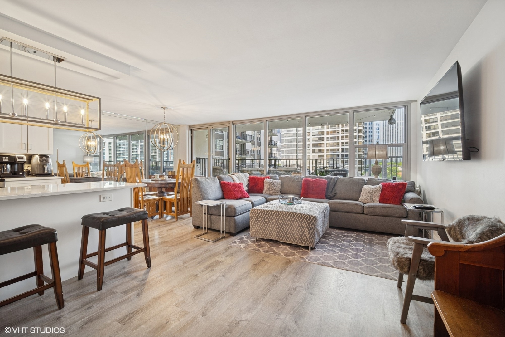 400 E Randolph Street Unit: 826