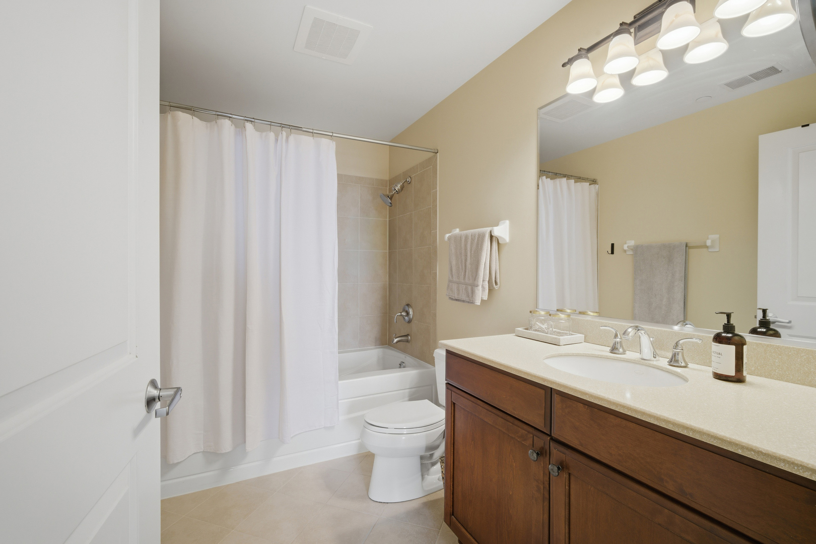 170 N Northwest Highway Unit: 406