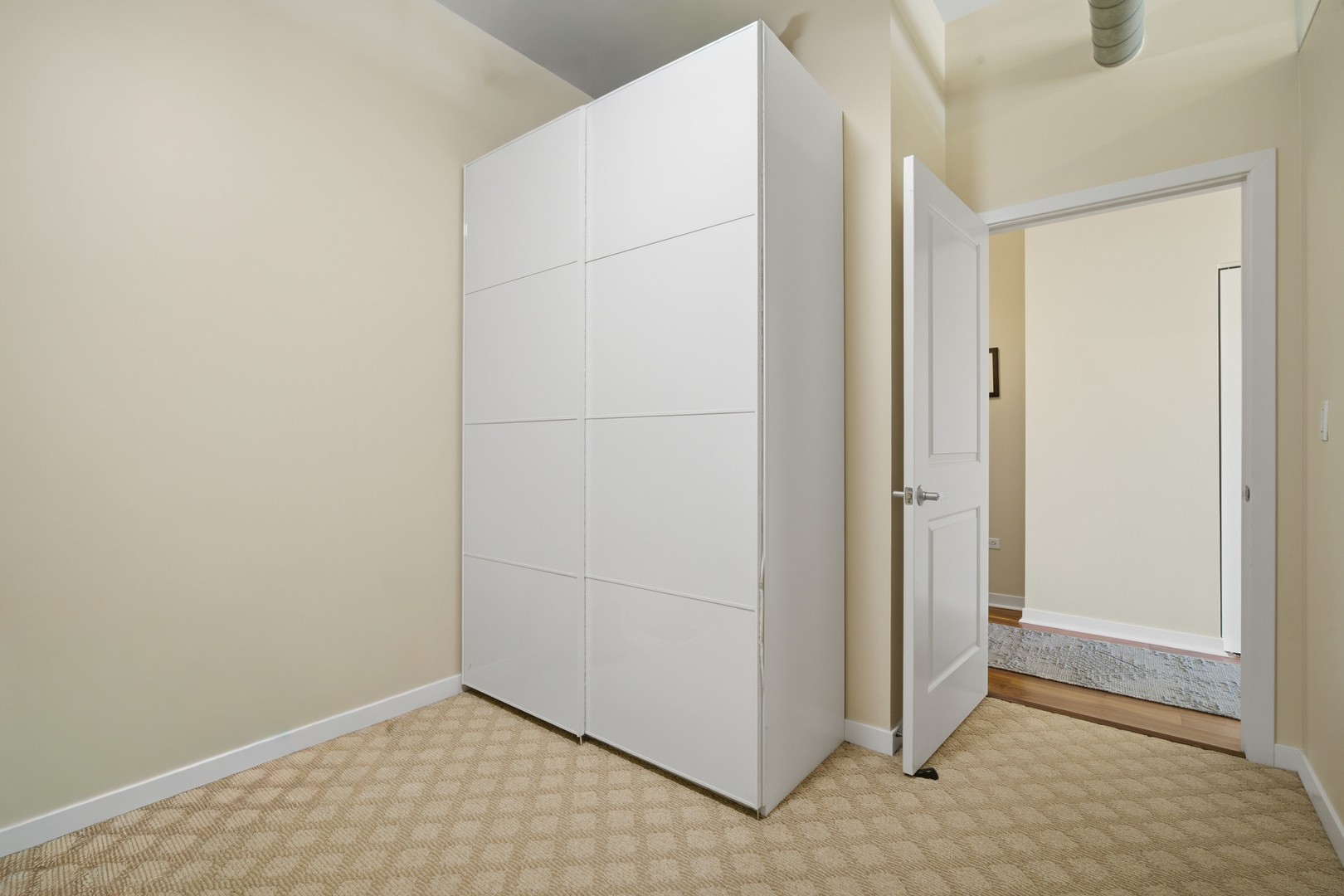 170 N Northwest Highway Unit: 406