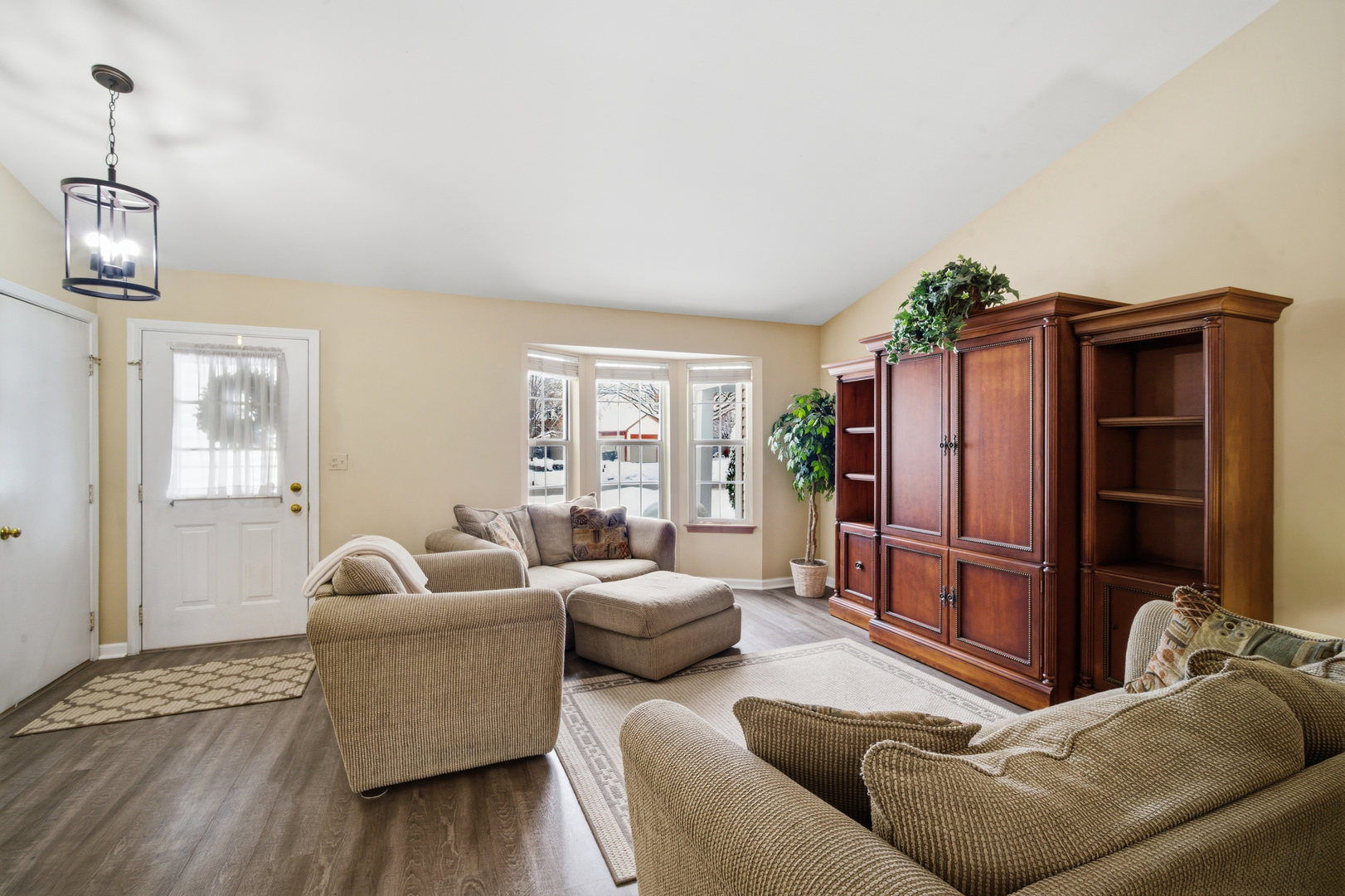 1264 Huntington Drive