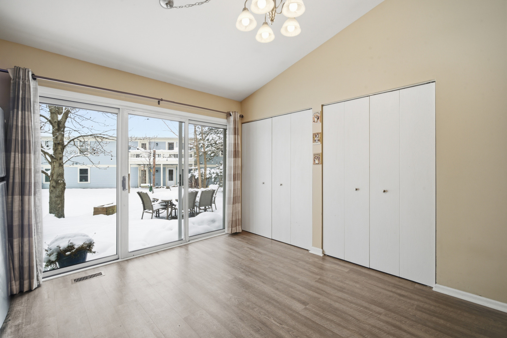 1264 Huntington Drive