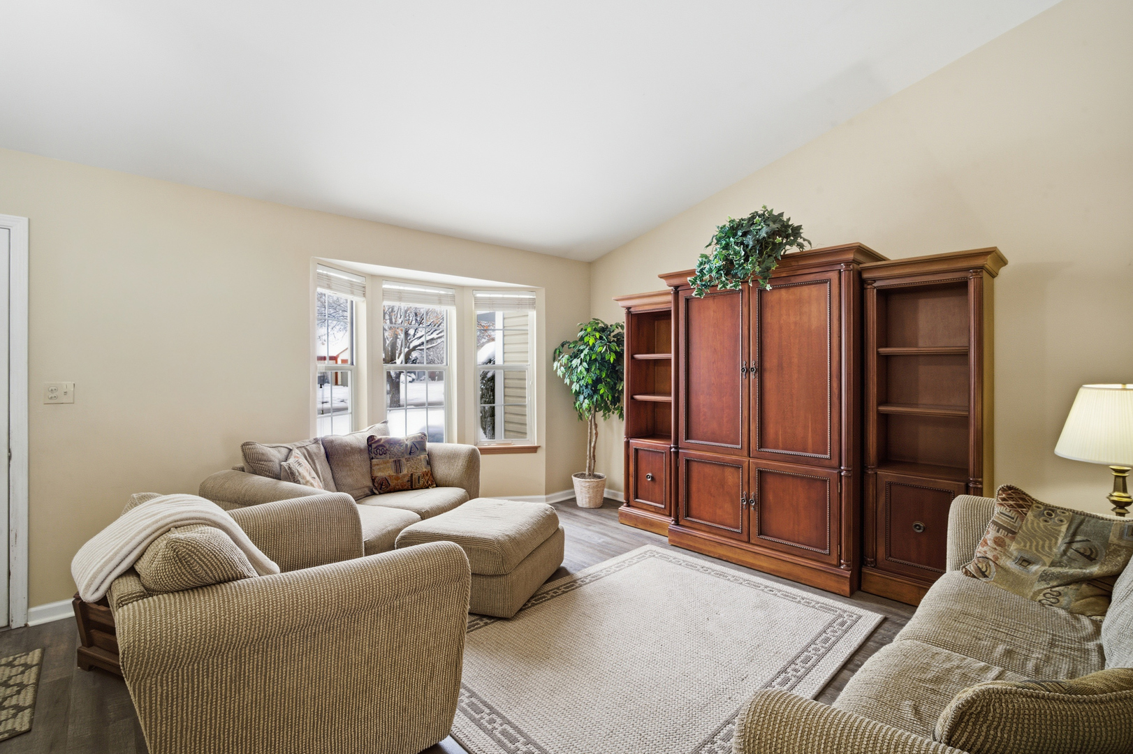 1264 Huntington Drive