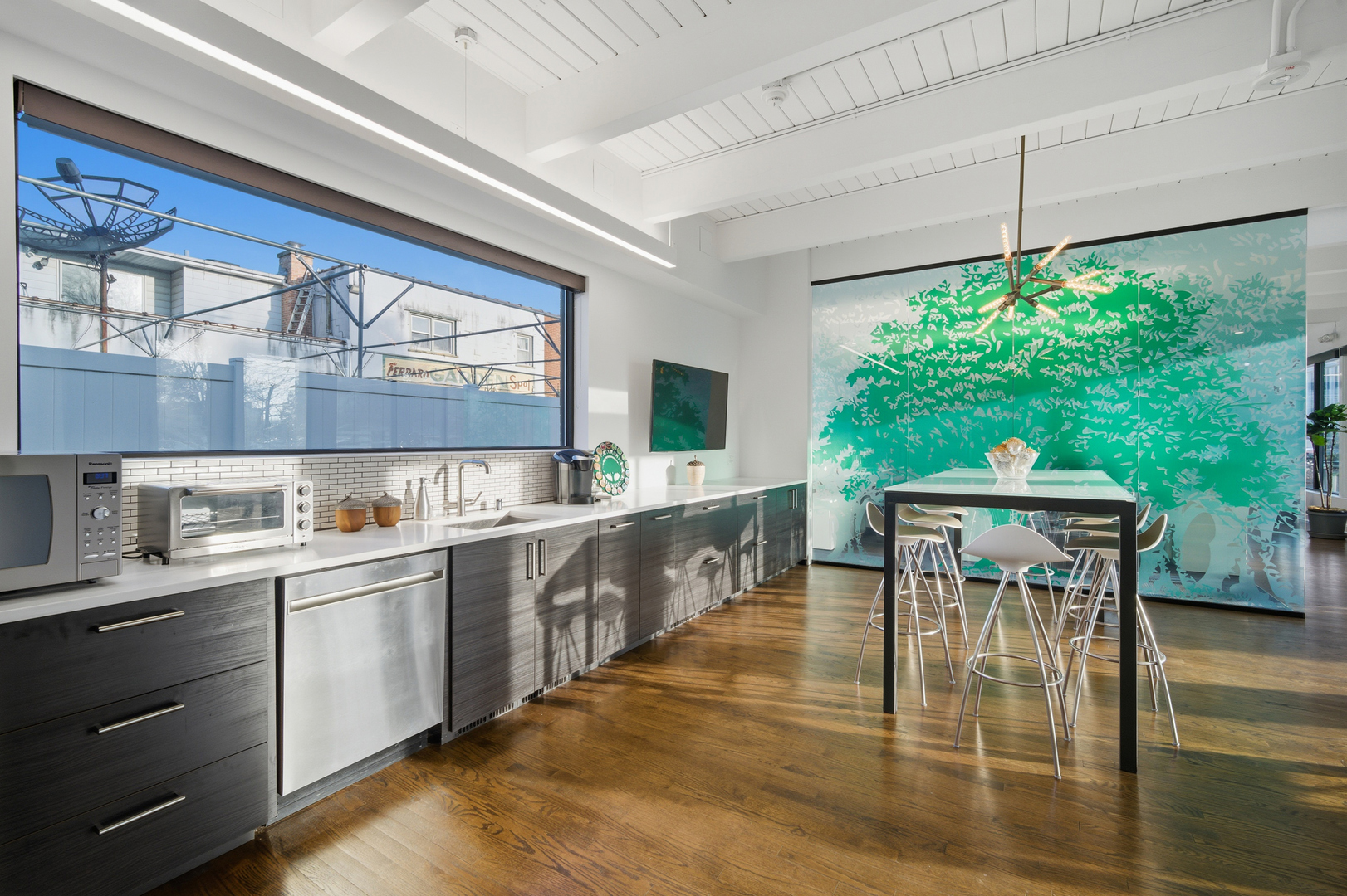 836 Skokie Boulevard