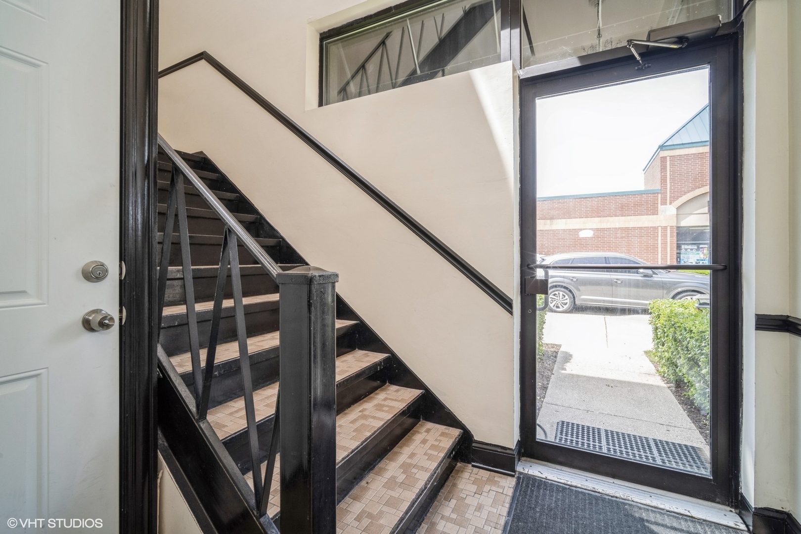 8755 Trumbull Avenue