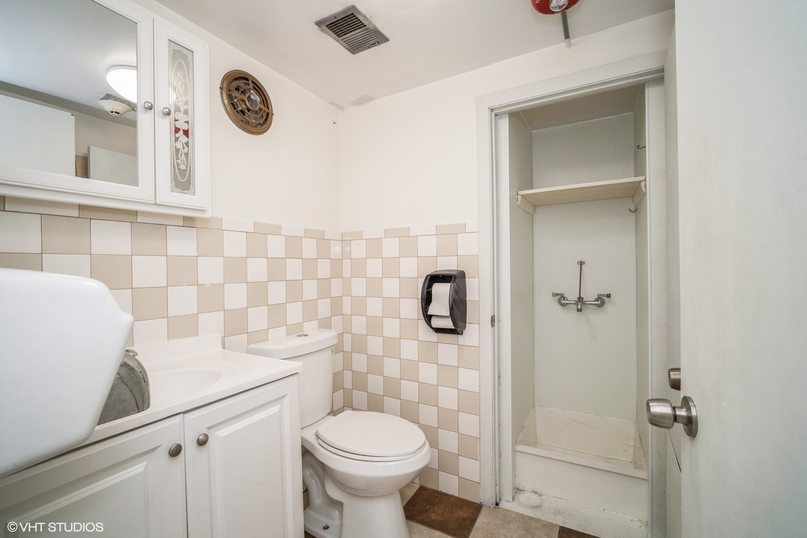 8755 Trumbull Avenue