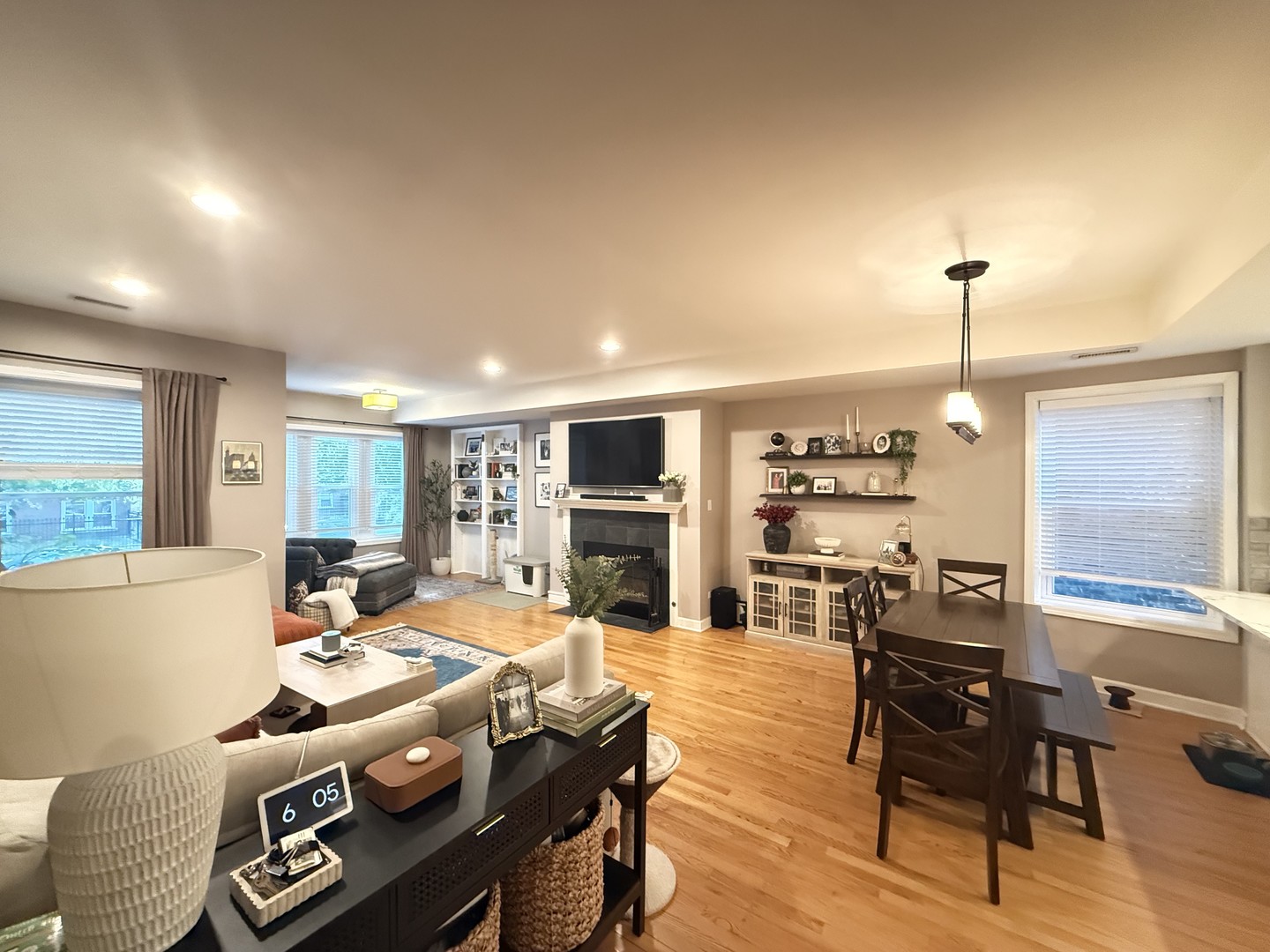 4433 N Wolcott Avenue Unit: 1N