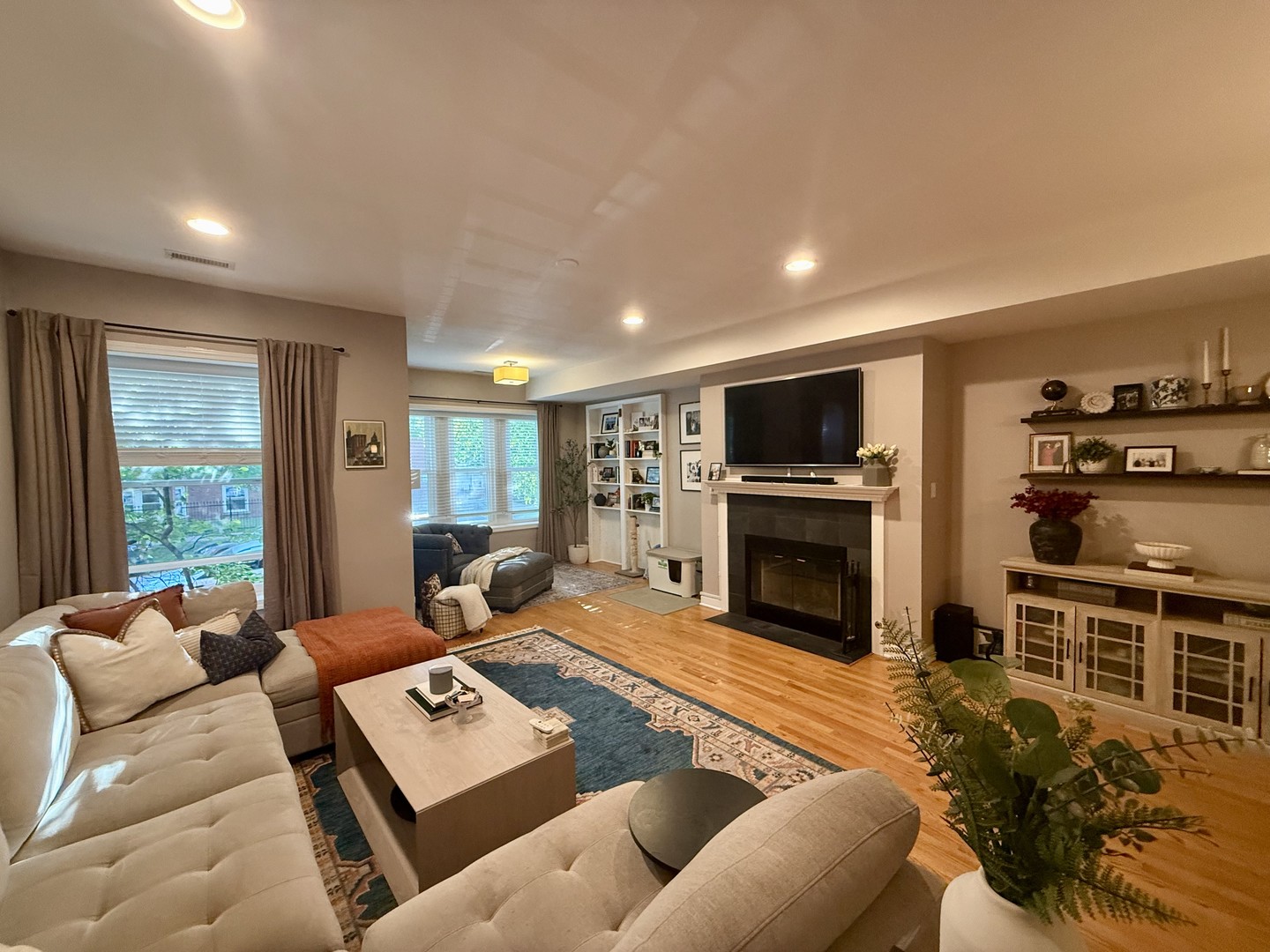 4433 N Wolcott Avenue Unit: 1N