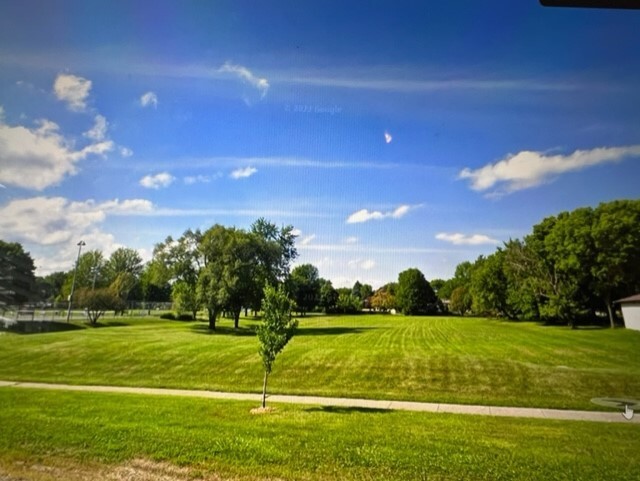 900 N Wolf Road
