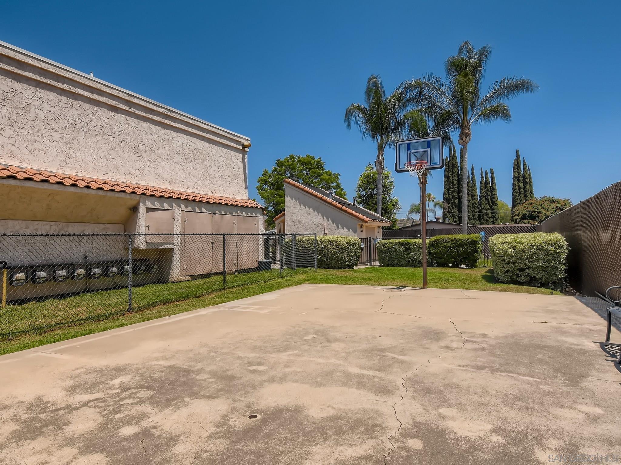 12553 Mapleview Street # 4