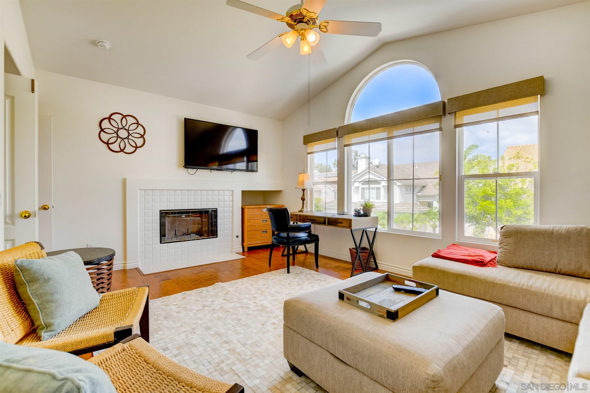 12655 Caminito Radiante