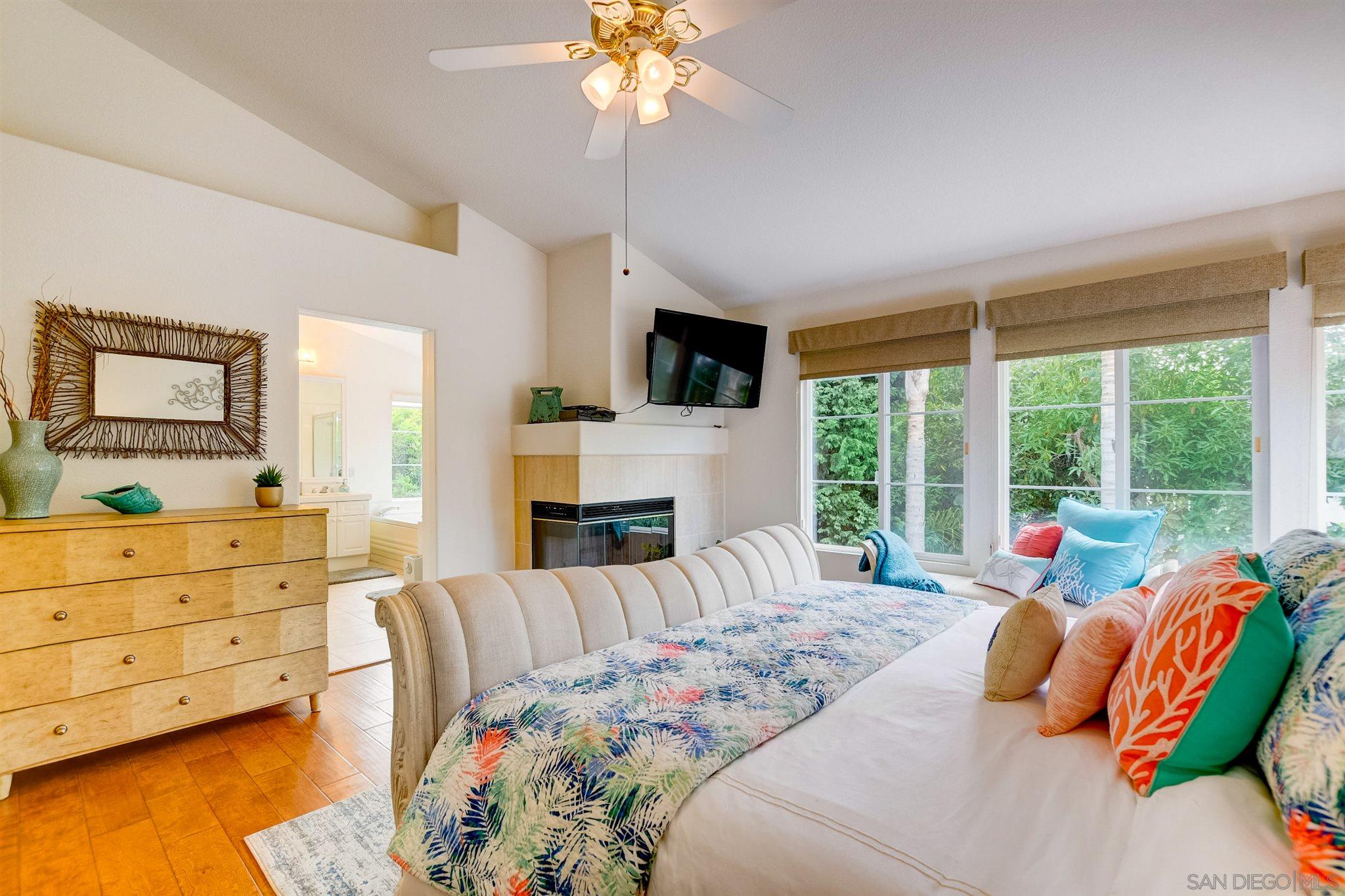 12655 Caminito Radiante