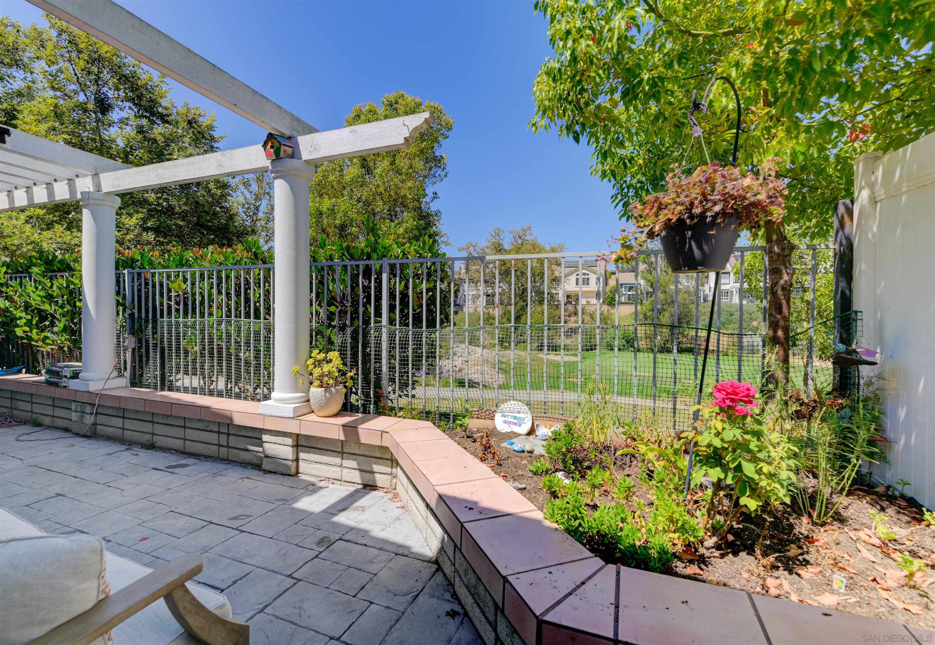 5160 Caminito Exquisito