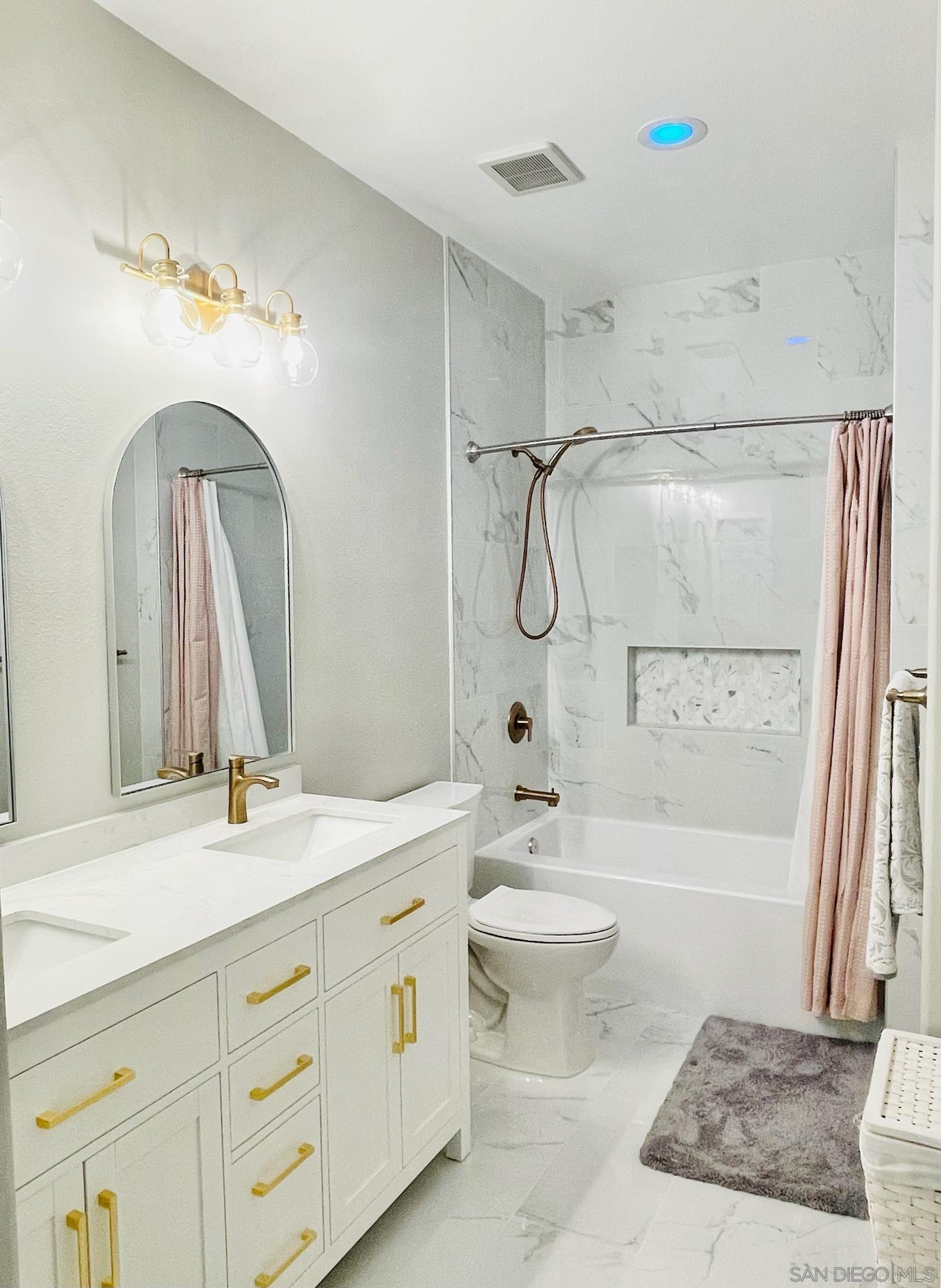 5160 Caminito Exquisito