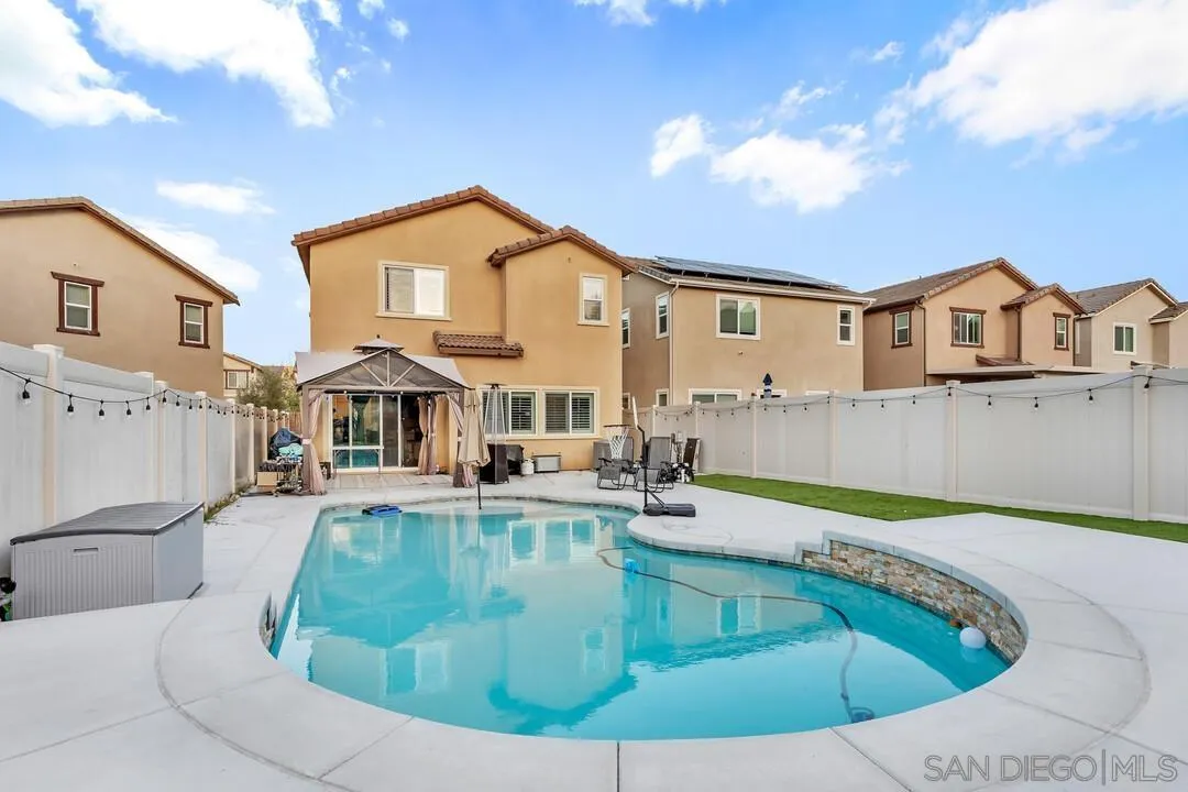 5446 Meridian Pl
