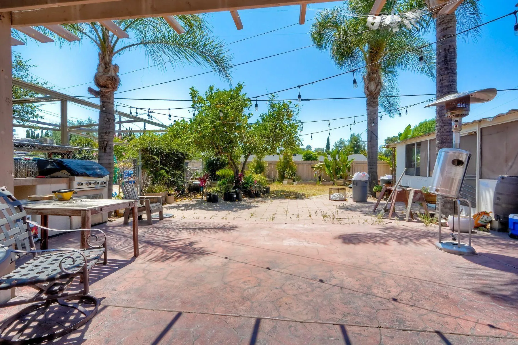 759 W 10th Ave