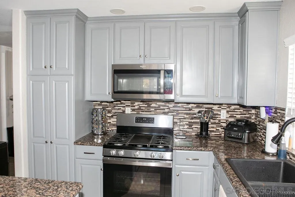 1419 Hummingbird Way