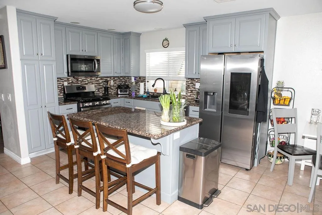 1419 Hummingbird Way