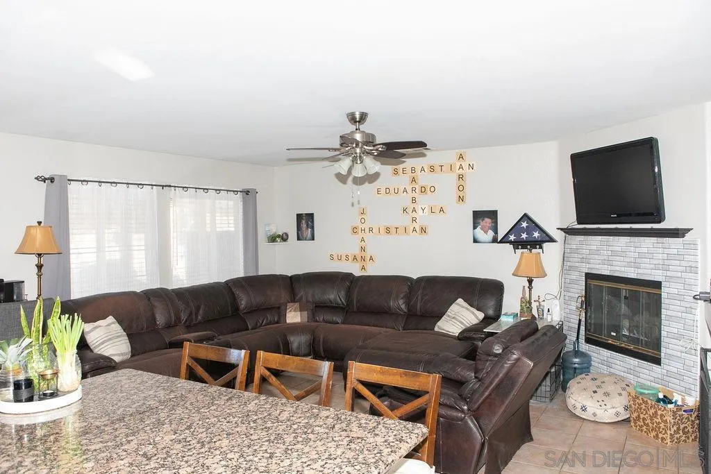 1419 Hummingbird Way