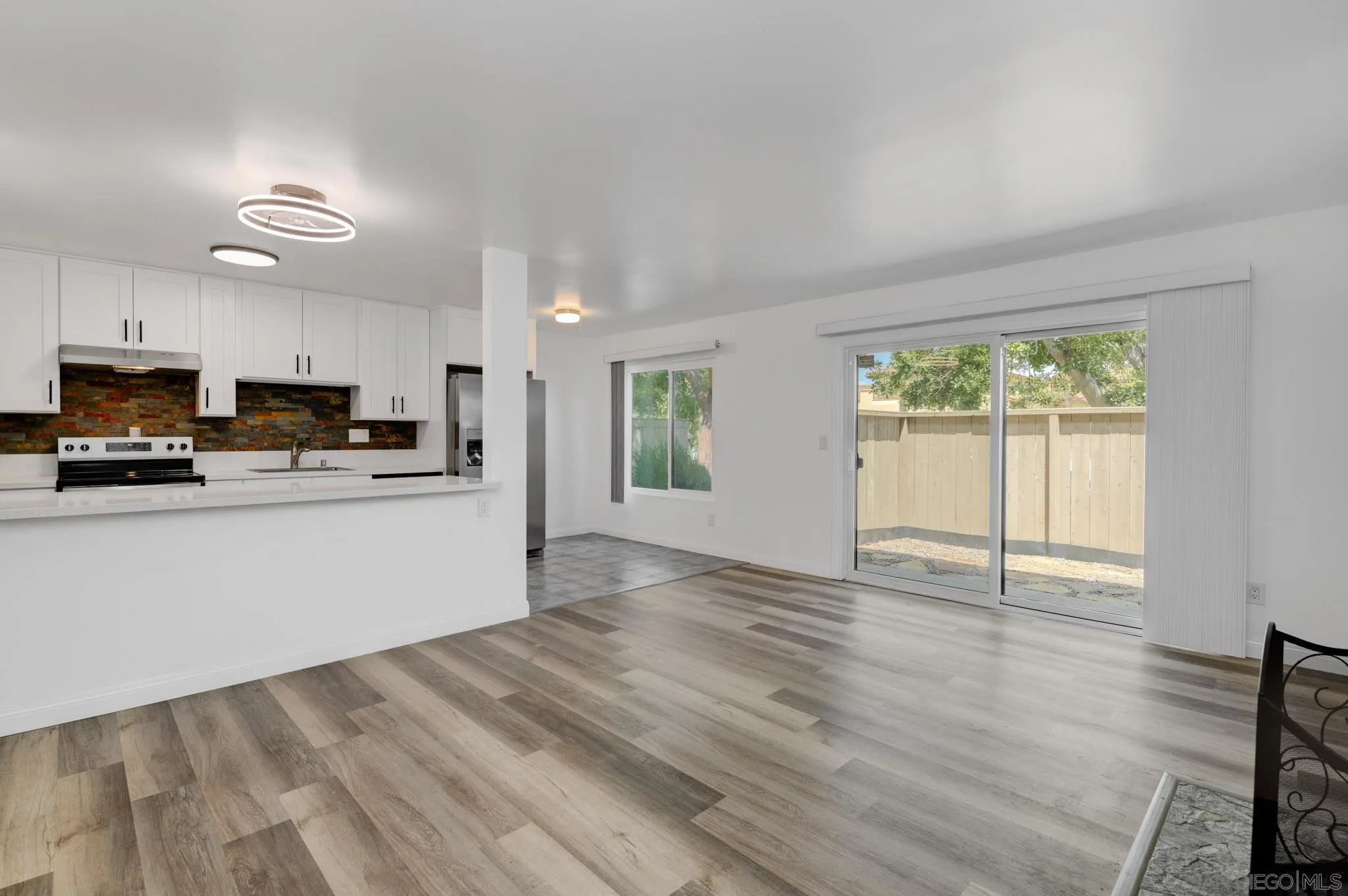 2388 Grand