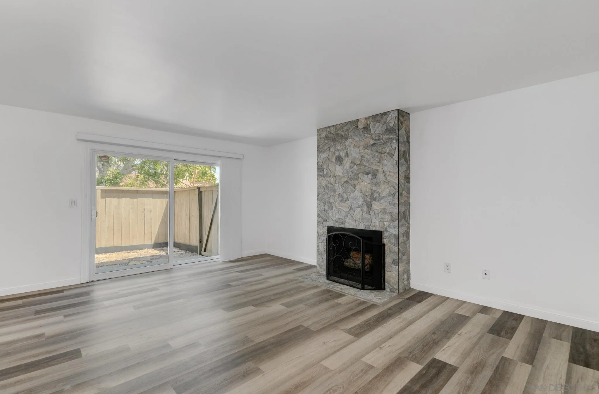 2388 Grand